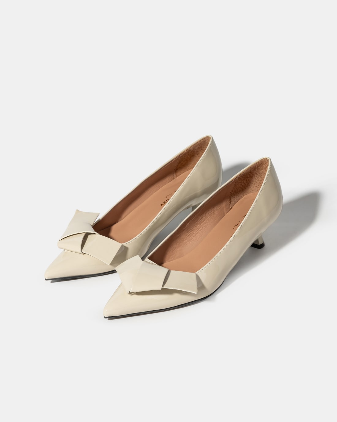 Кремово-бежевые лакированные туфли с бантом - Image 2 of 5