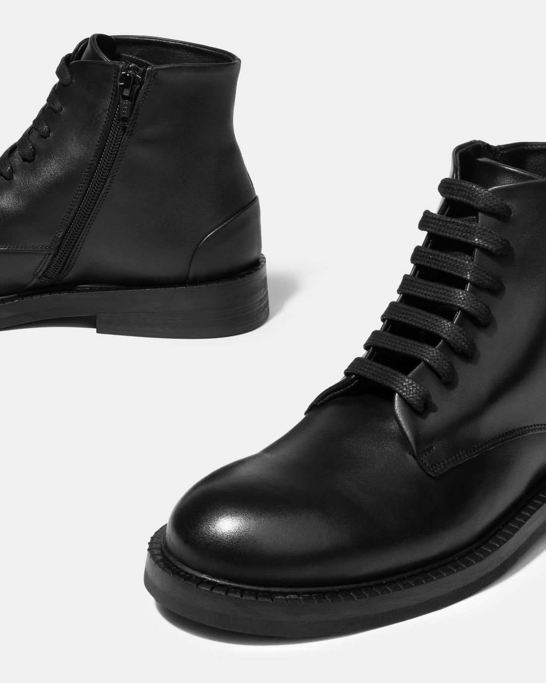 Черные ботинки из натуральной кожи