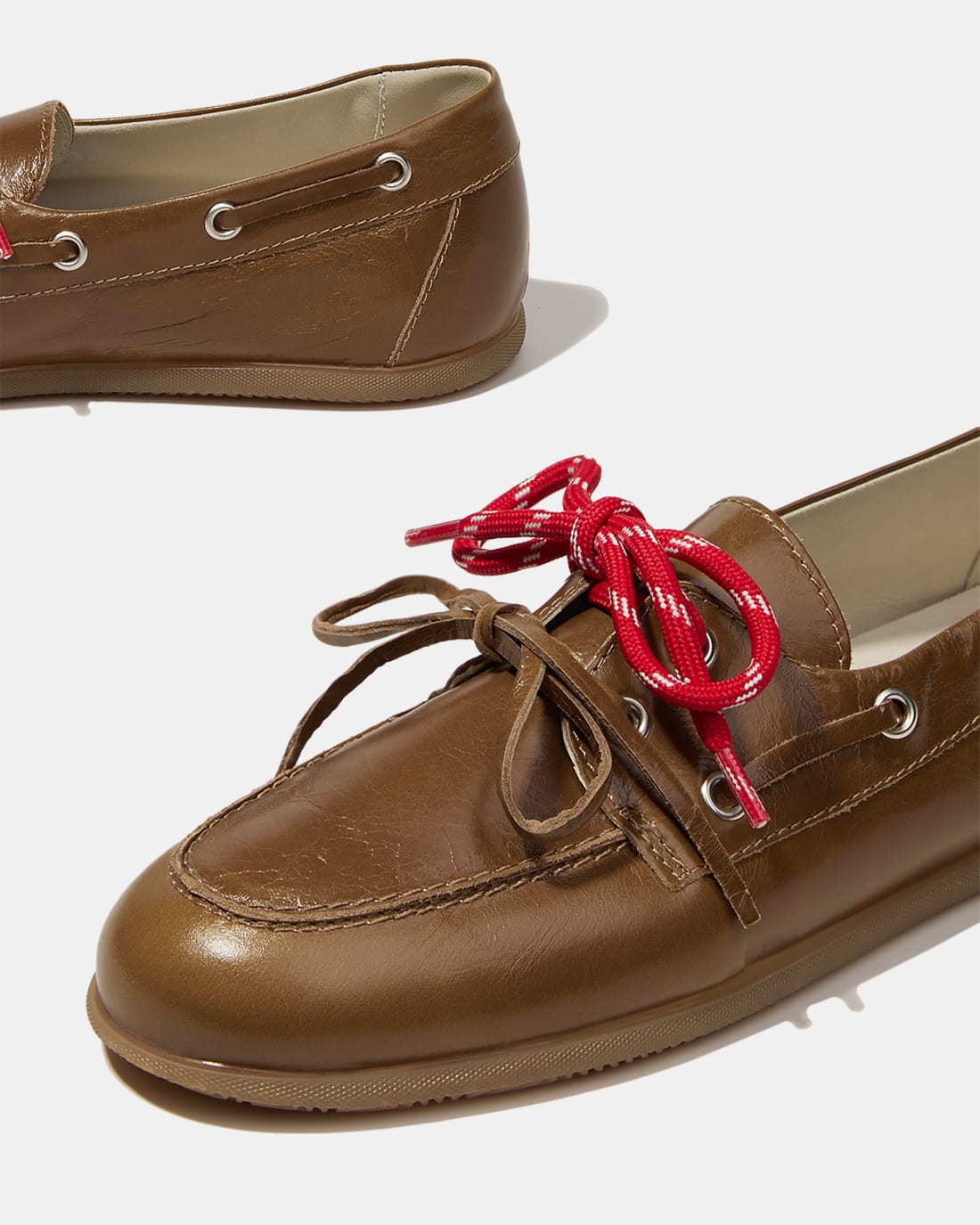 Коричневые кожаные мокасины со шнурками