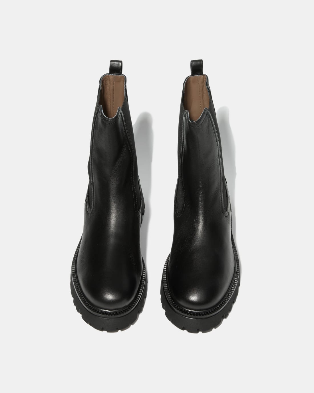 Черные кожаные ботинки