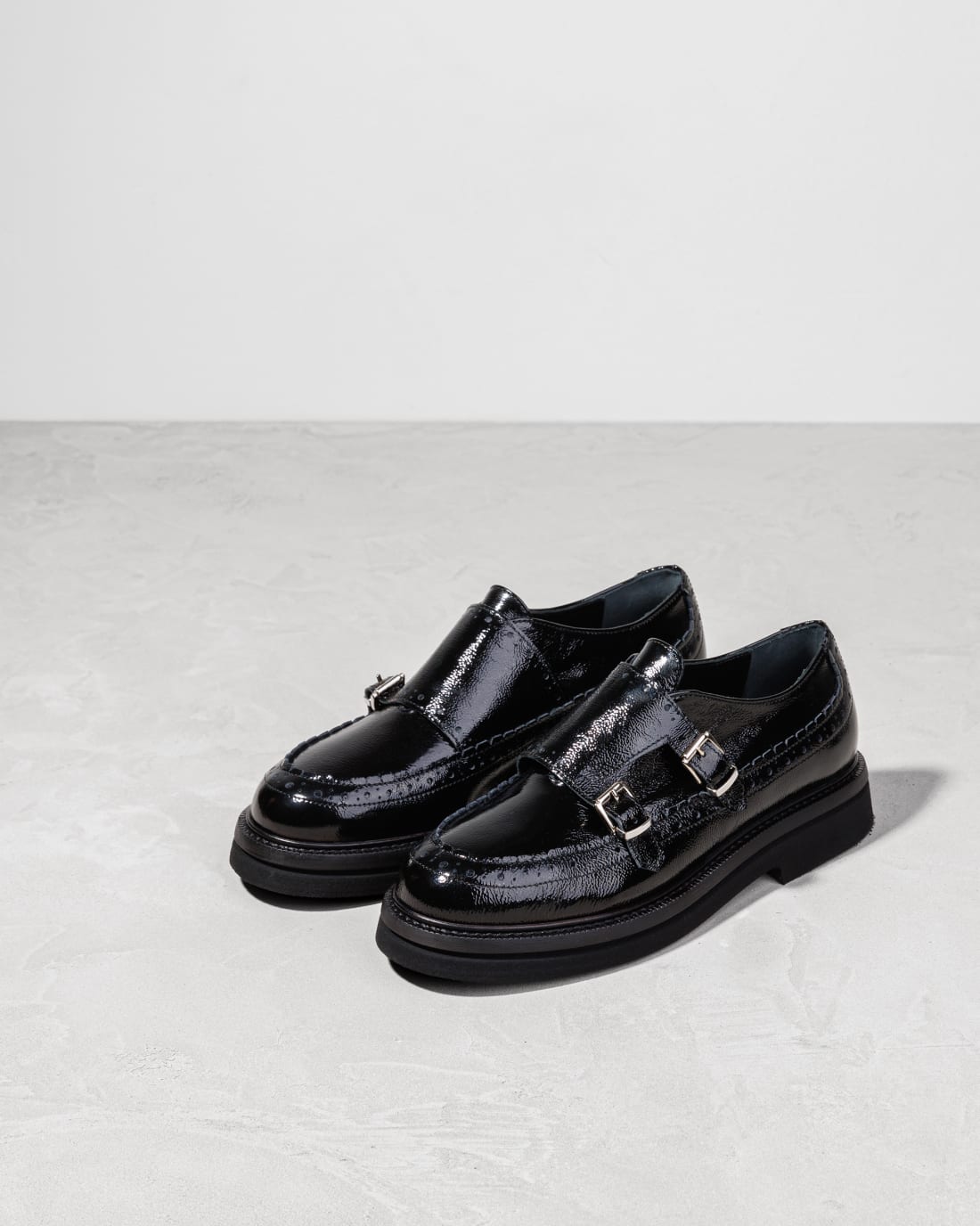 Черные лакированные кожаные туфли-монки