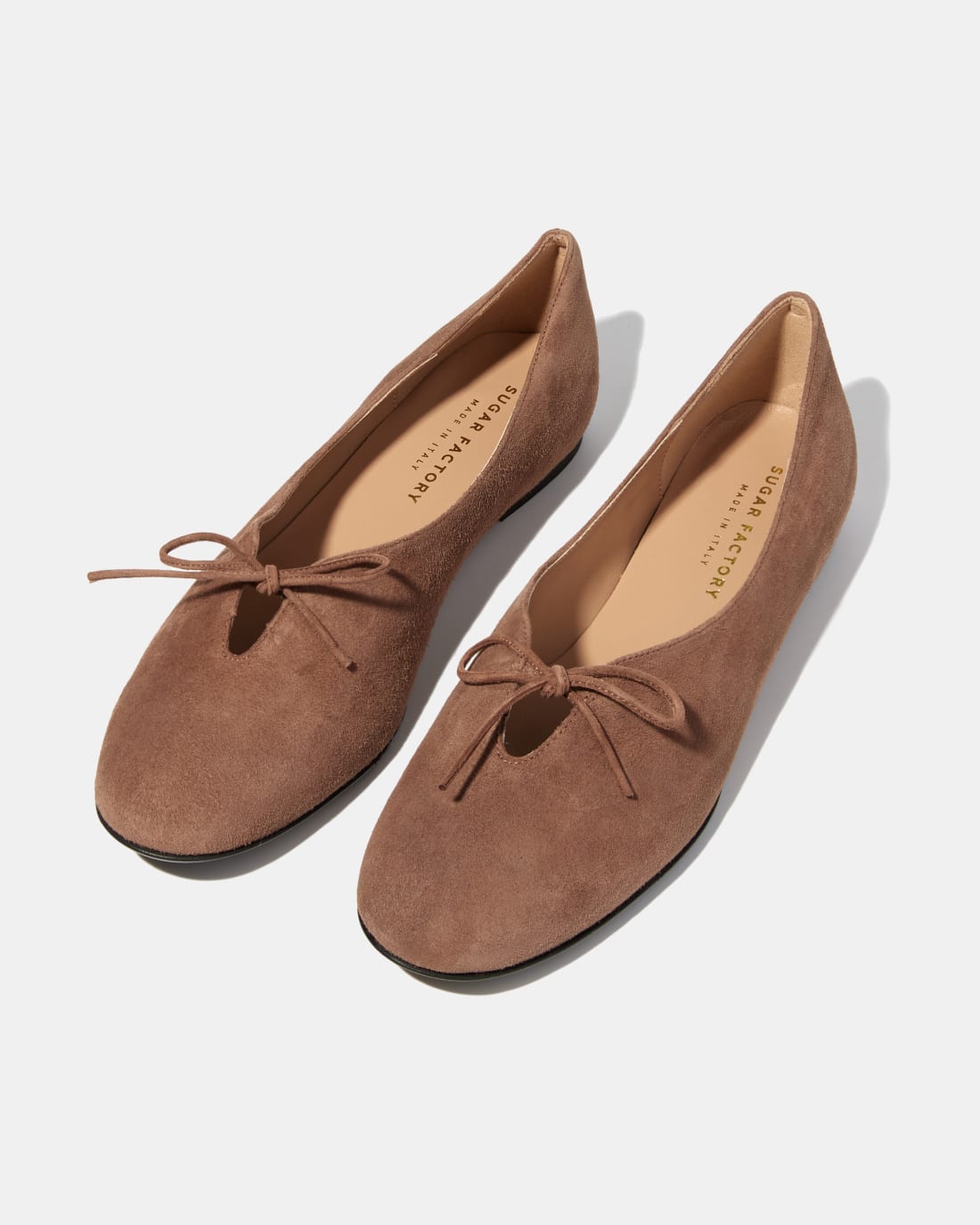 Бежевые замшевые туфли