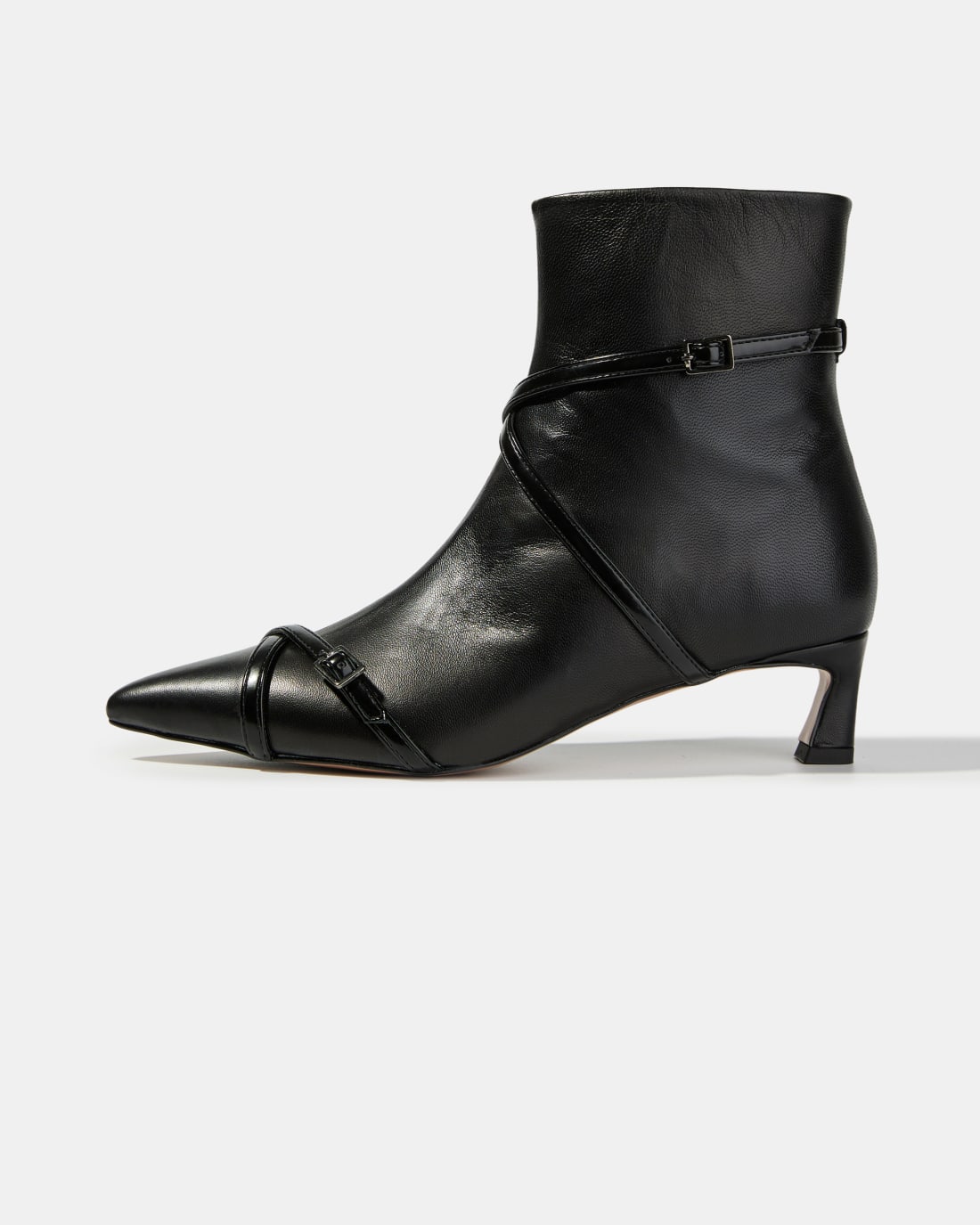 Чёрные кожаные ботильоны