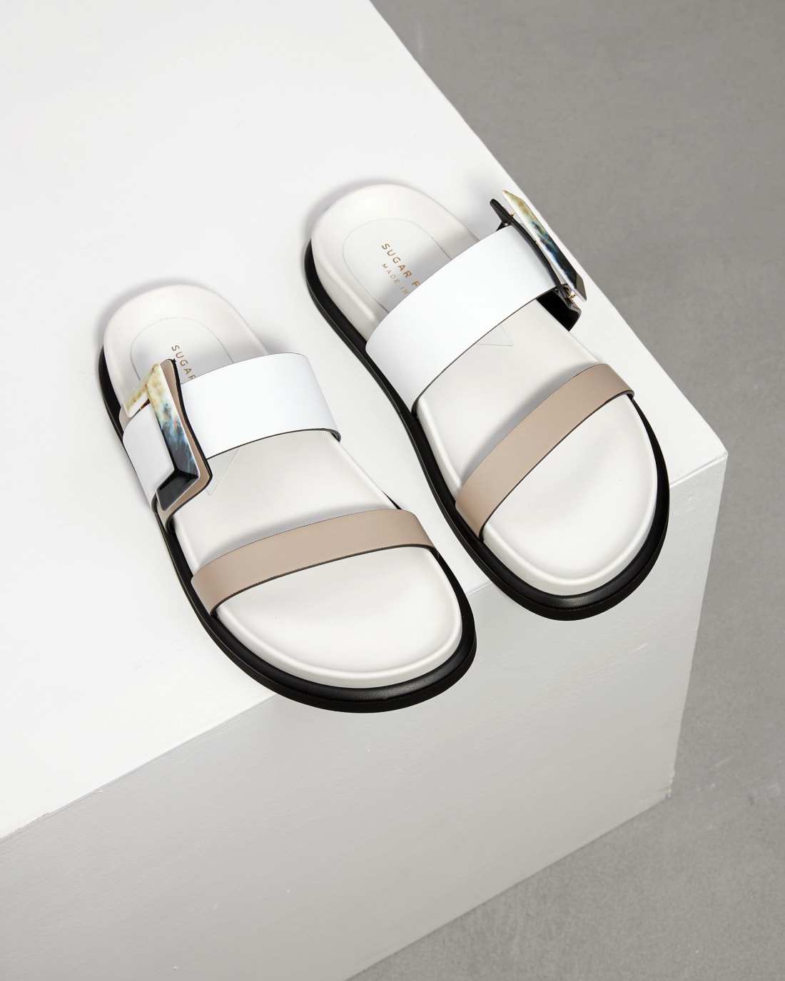 Белые кожаные шлепанцы - Image 2 of 7