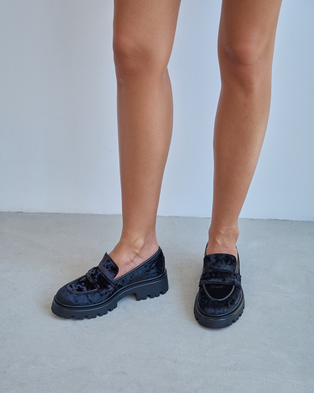 Черные лоферы из велюра - Image 5 of 7