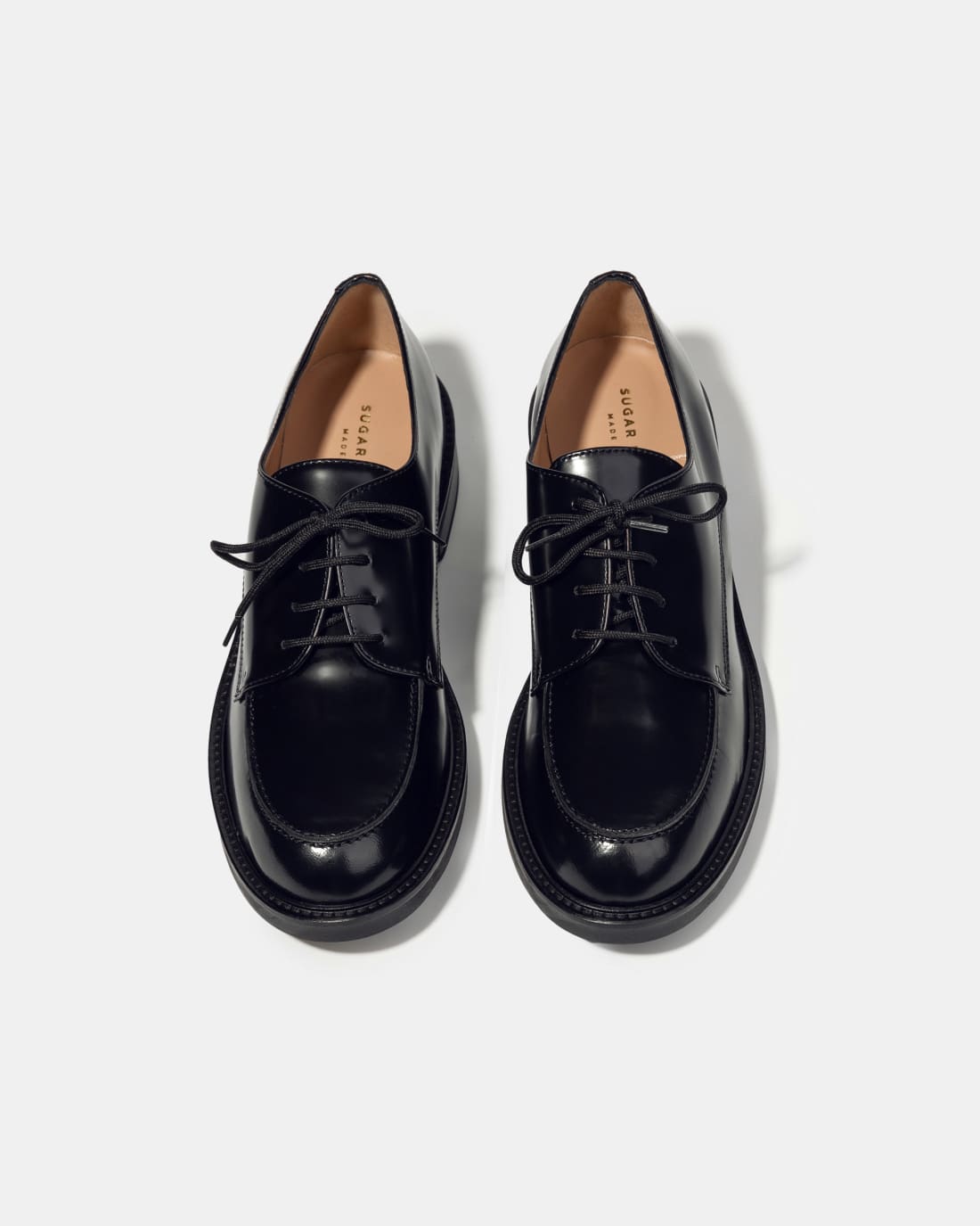 Классические чёрные кожаные туфли