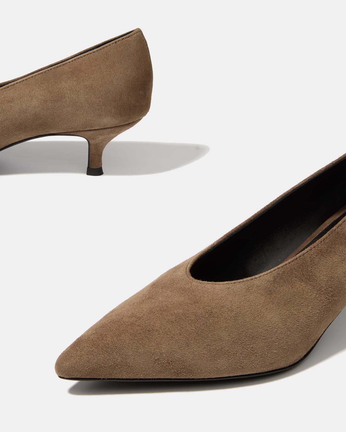 Серо-бежевые замшевые туфли на каблуке - Image 4 of 5