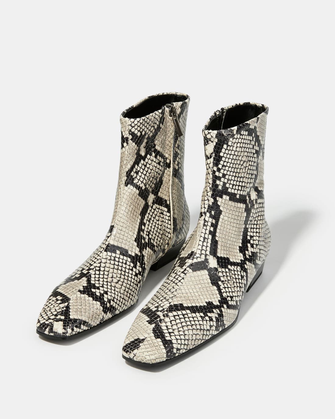 Ботинки из натуральной кожи со змеиным принтом