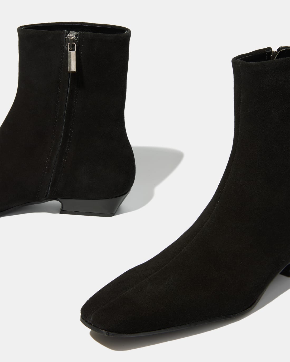 Черные замшевые ботинки