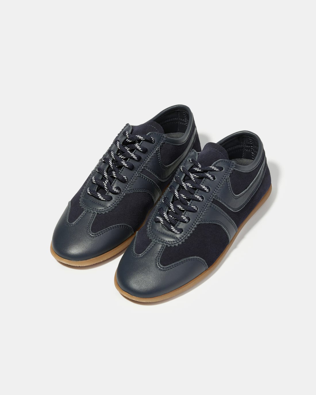 Темно-синие кожаные кеды