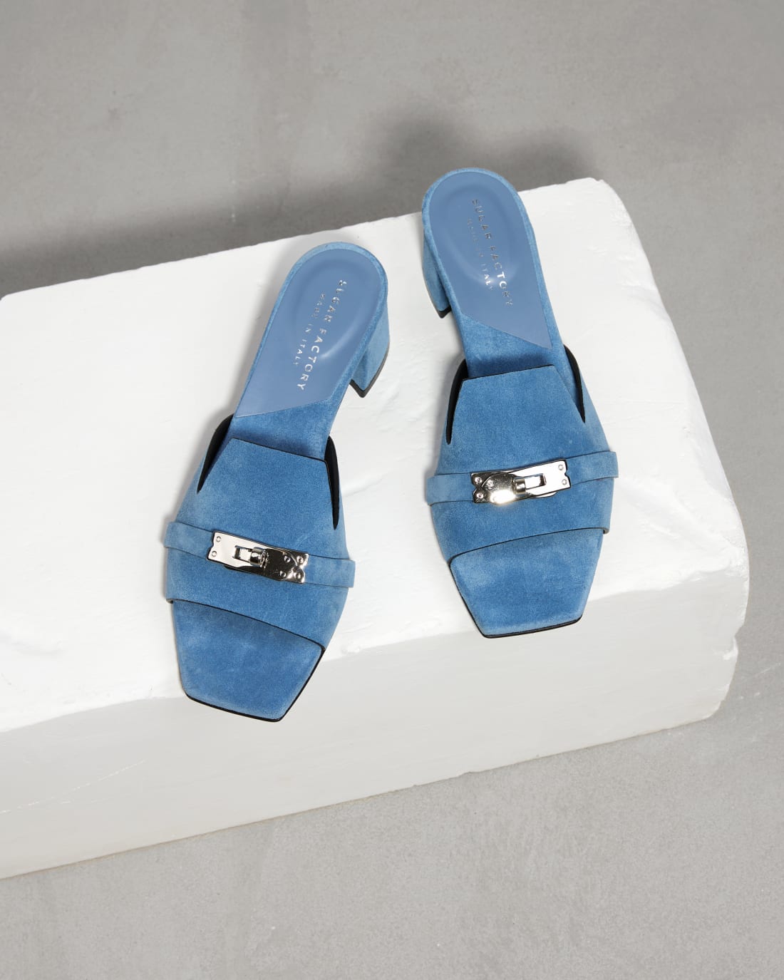 Светло-синие замшевые мюли - Image 2 of 7