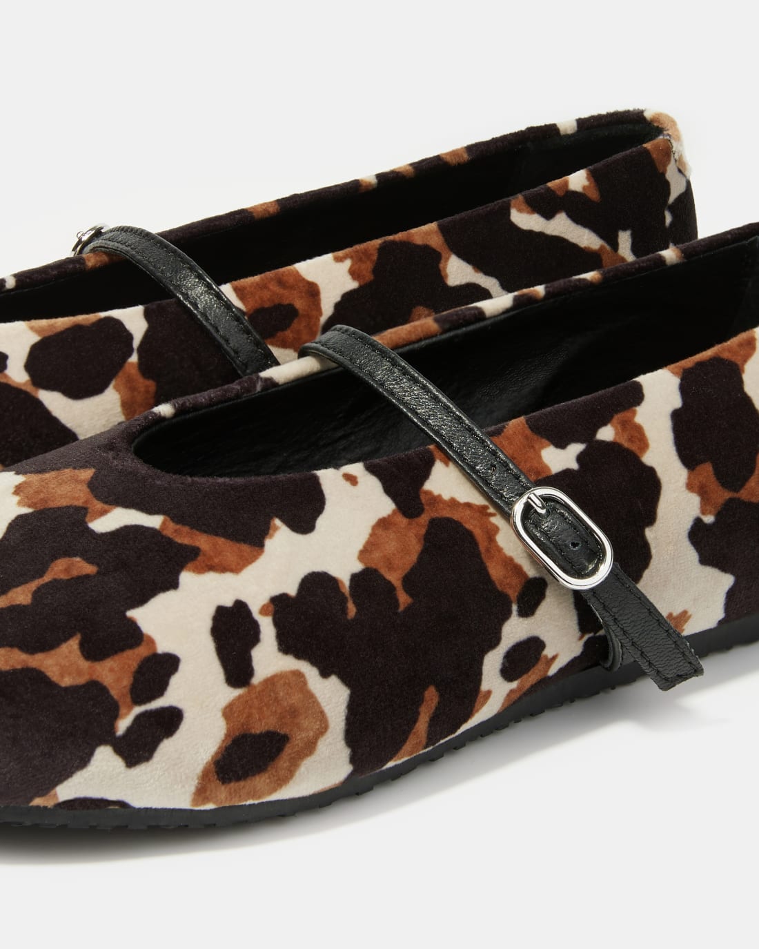 Балетки из вельвета с анималистичным принтом