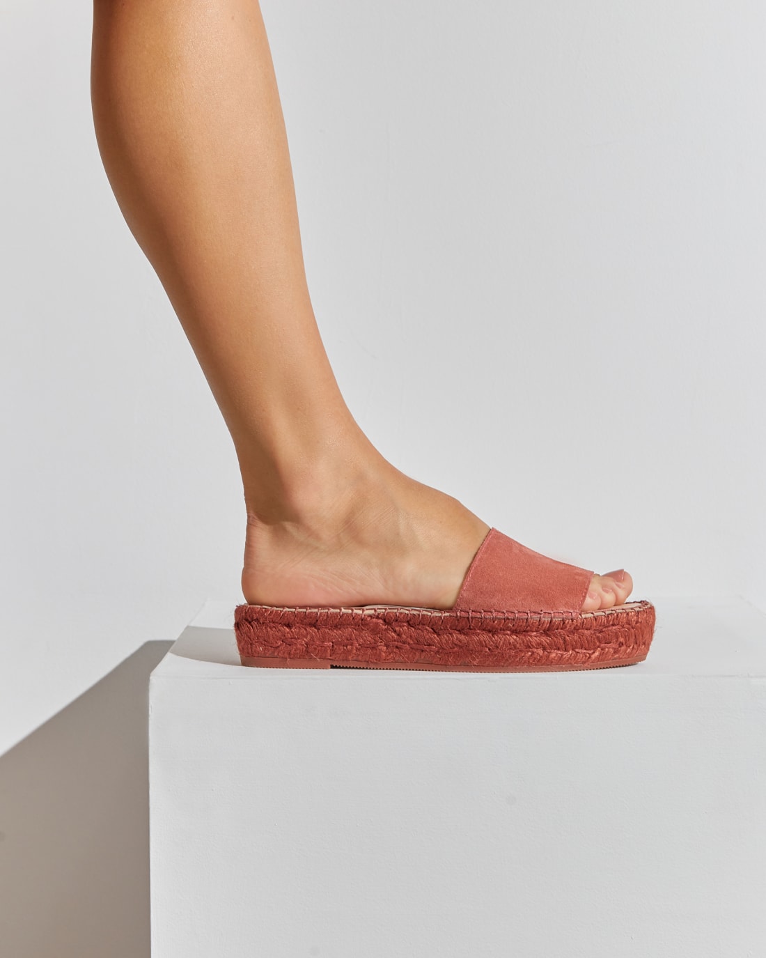 Замшевые бордовые шлепанцы - Image 6 of 6