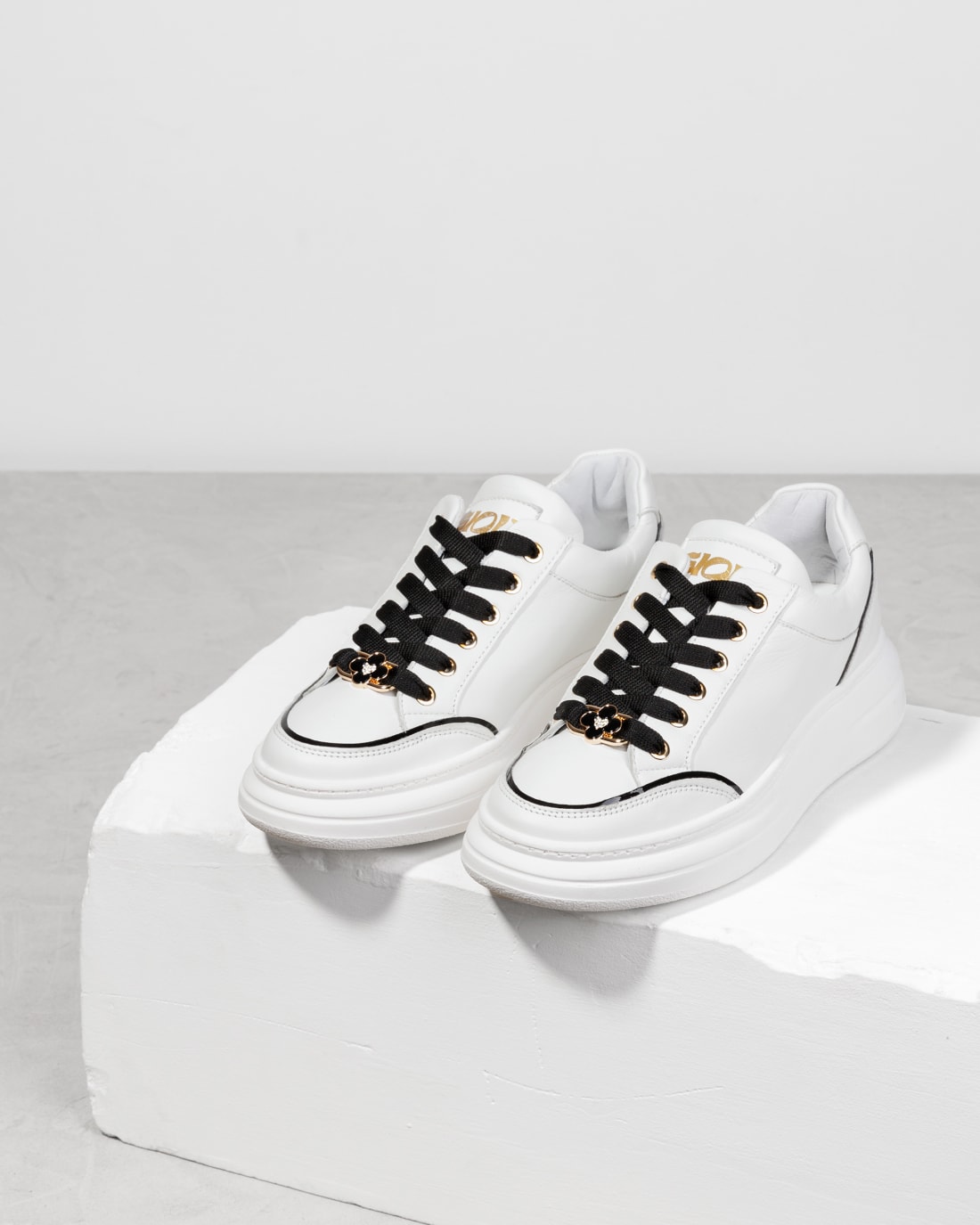 Белые кожаные кроссовки - Image 2 of 4