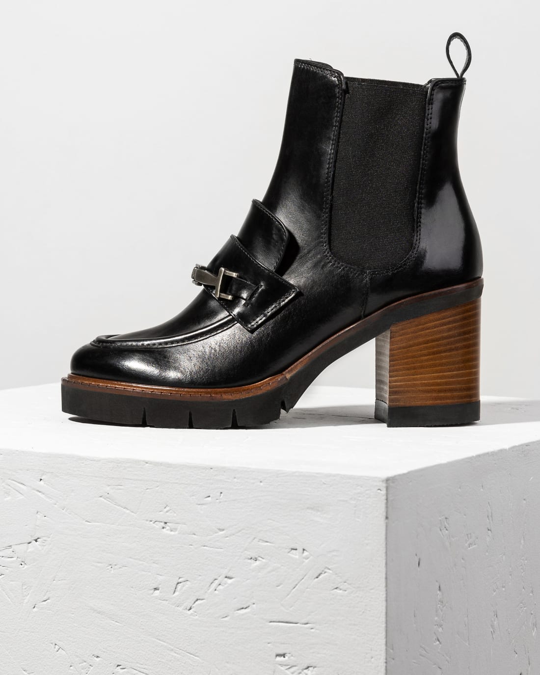 Черные кожаные ботинки на каблуке - Main image