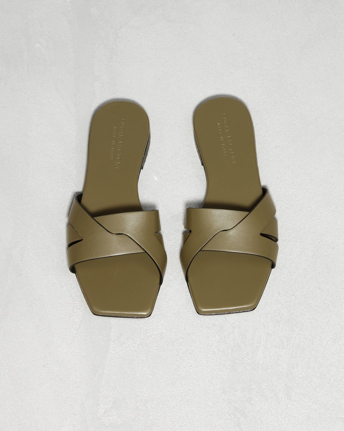 Темно-зеленые кожаные пантолеты - Image 2 of 6