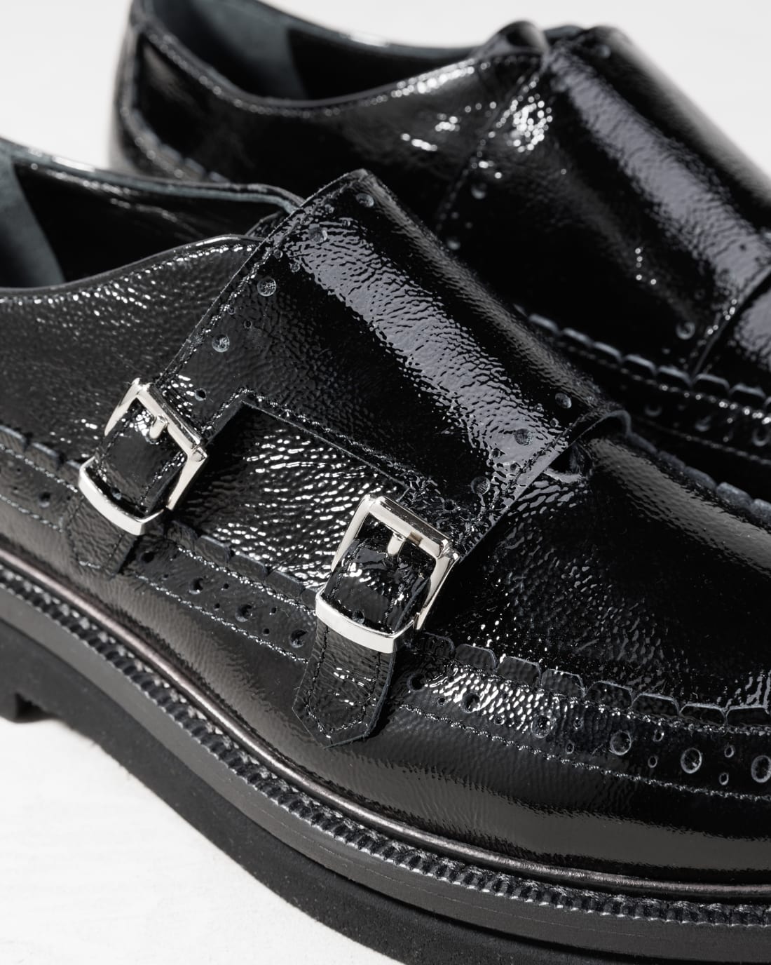 Черные лакированные кожаные туфли-монки