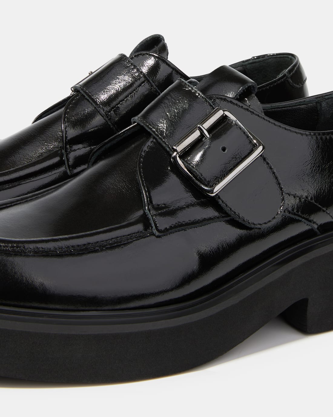 Черные кожаные лоферы на платформе