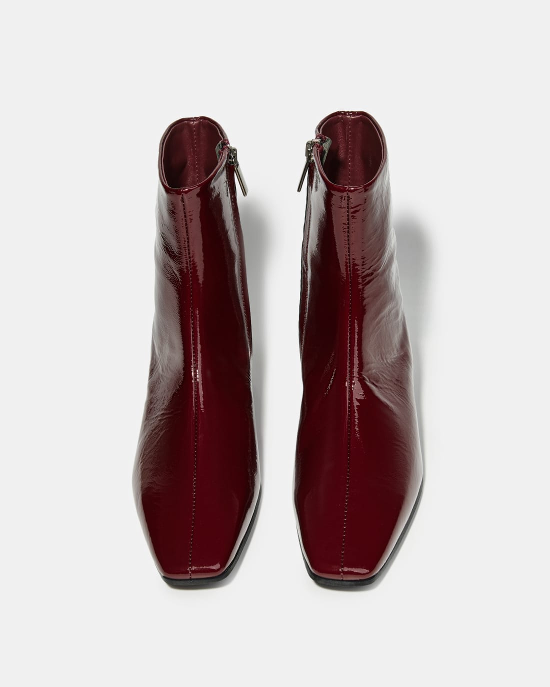 Бордовые ботинки из натуральной лаковой кожи