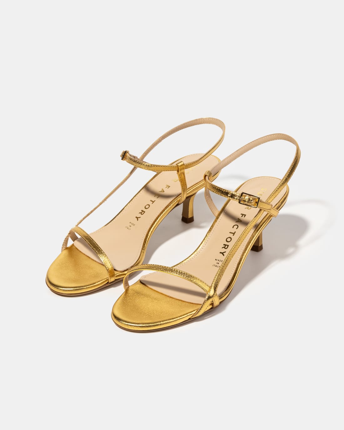 Золотистые босоножки на каблуке - Image 2 of 4