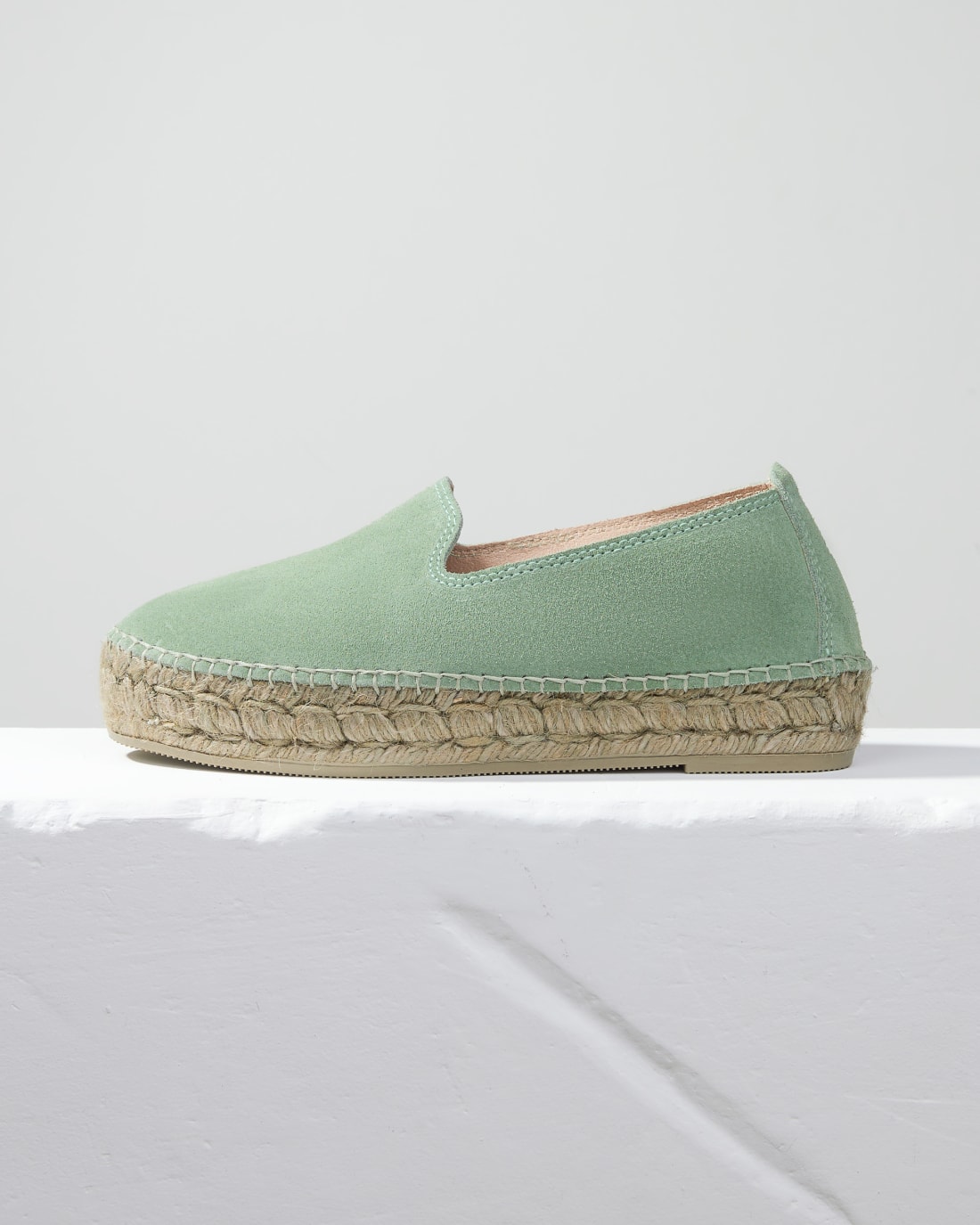 Зеленые замшевые эспадрильи