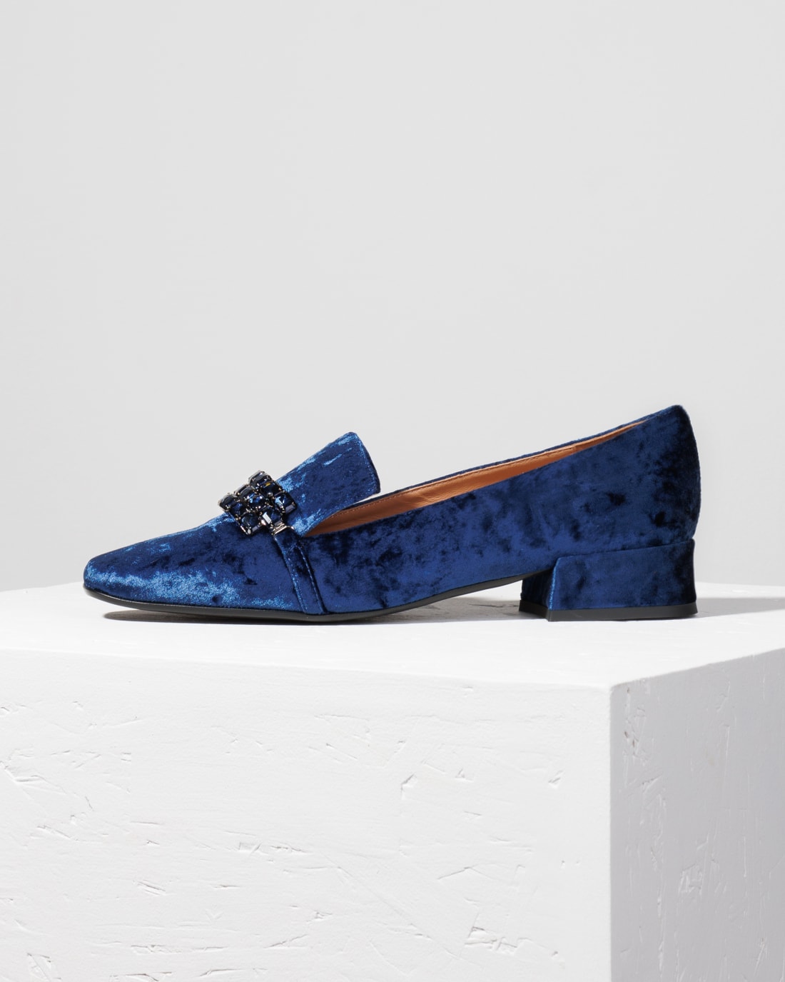 Синие лоферы из бархата - Image 1 of 4