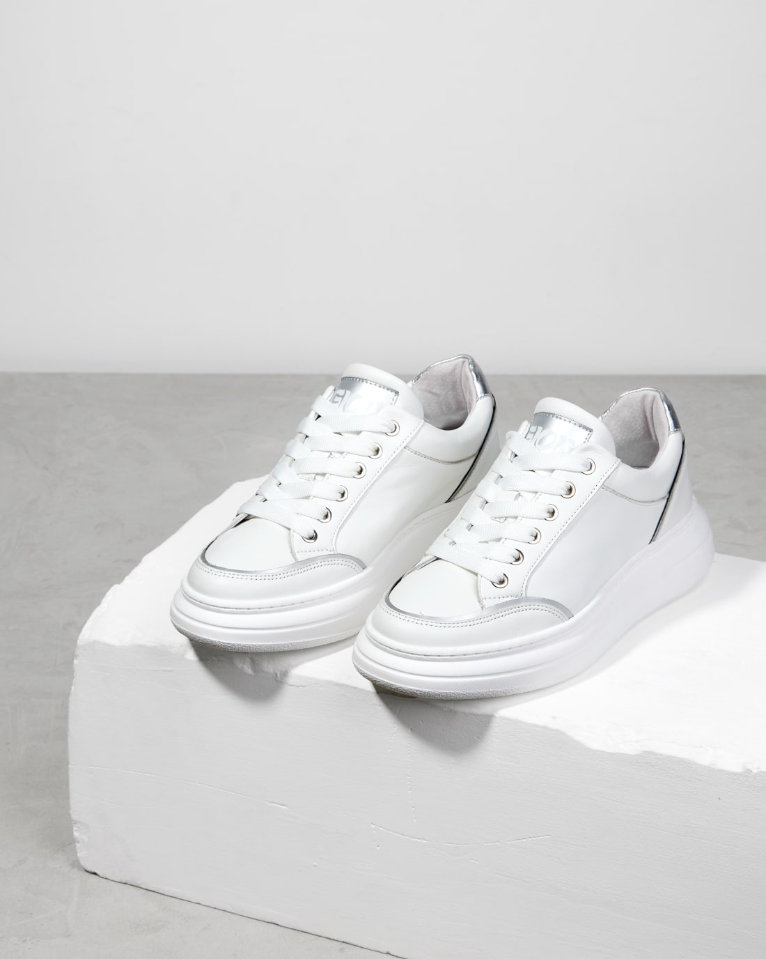 Белые кожаные кроссовки - Image 2 of 4