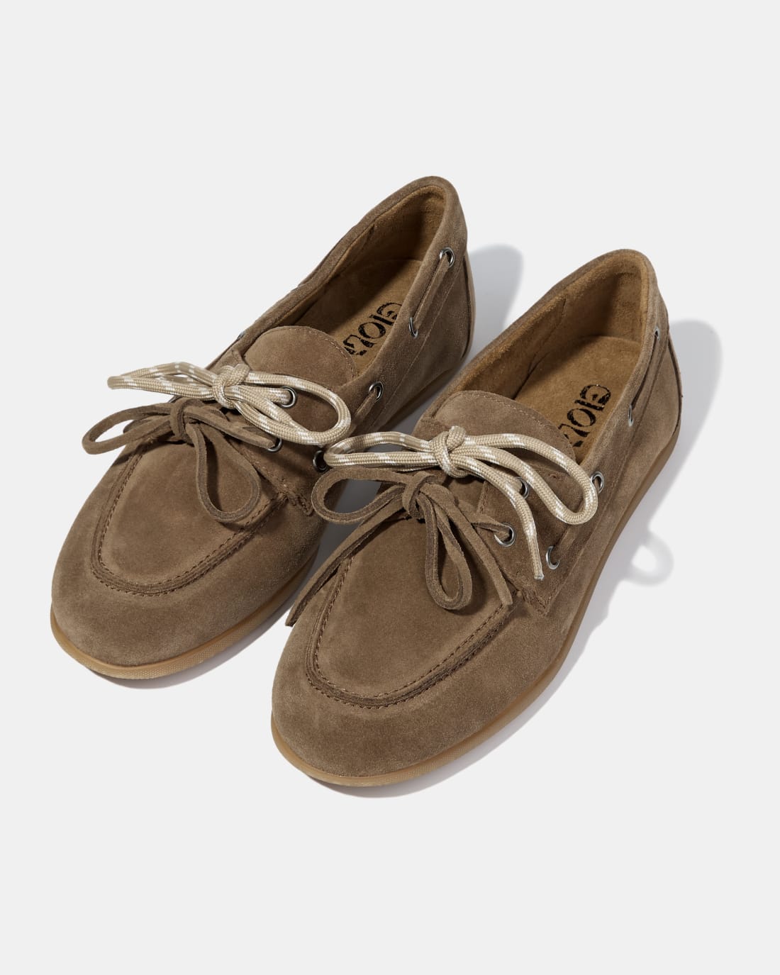 Бежевые замшевые мокасины