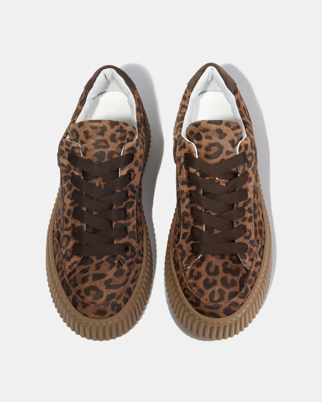 Замшевые кроссовки