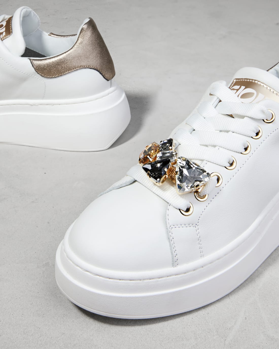 Белые кожаные кеды с аксессуарами - Image 4 of 4