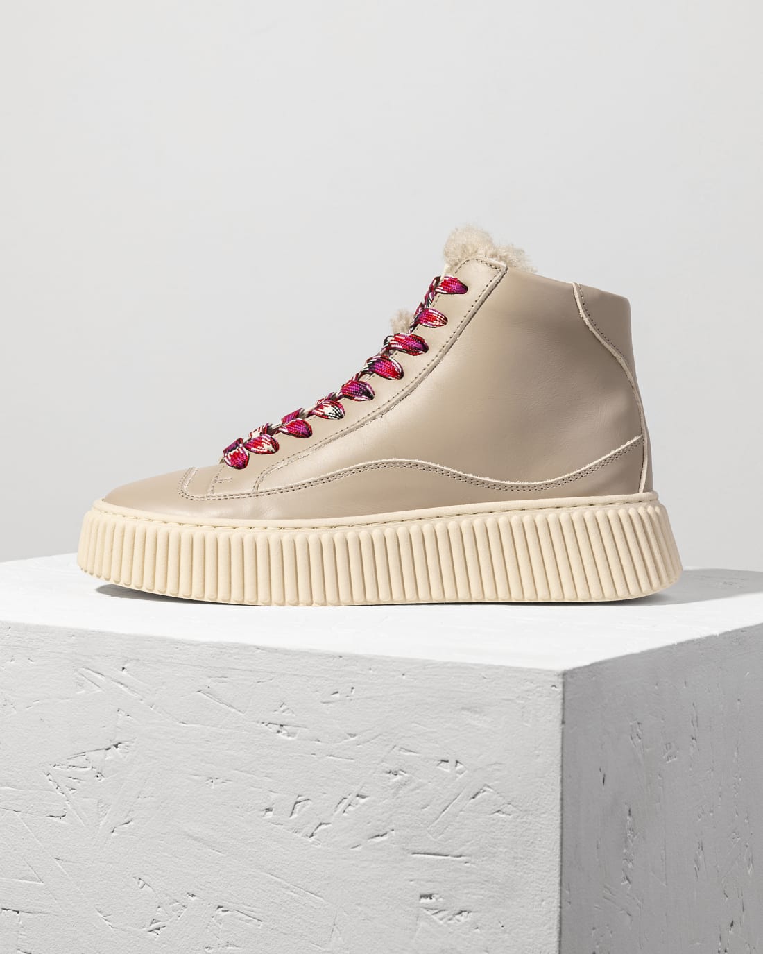 Утепленные кеды из натуральной кожи кремового цвета - Image 1 of 4