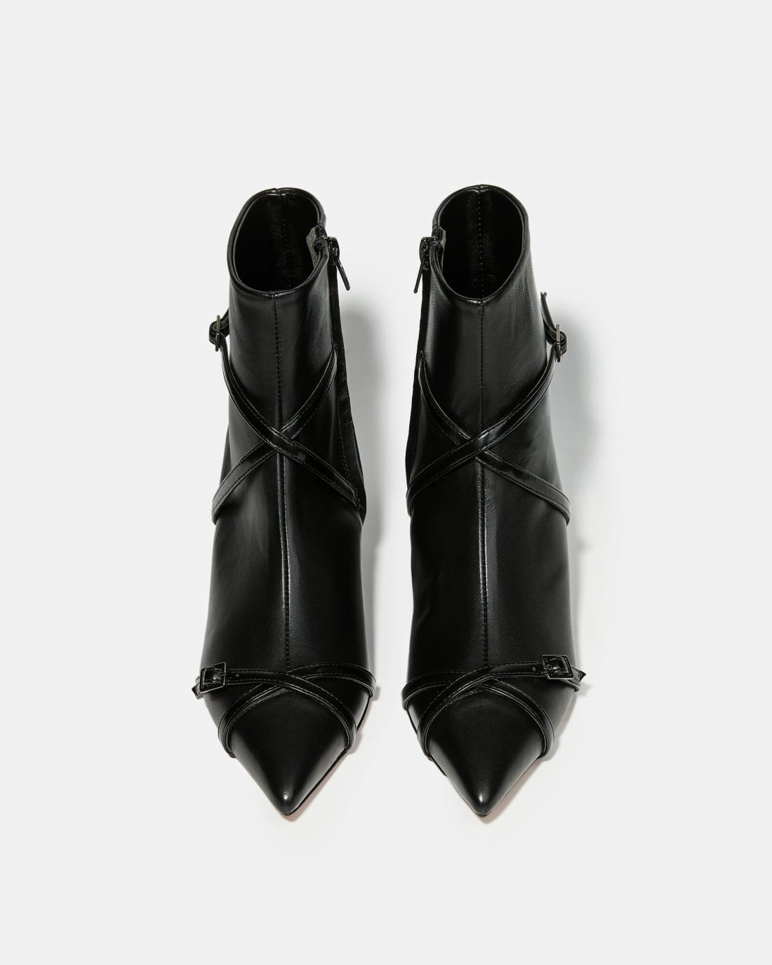 Чёрные кожаные ботильоны