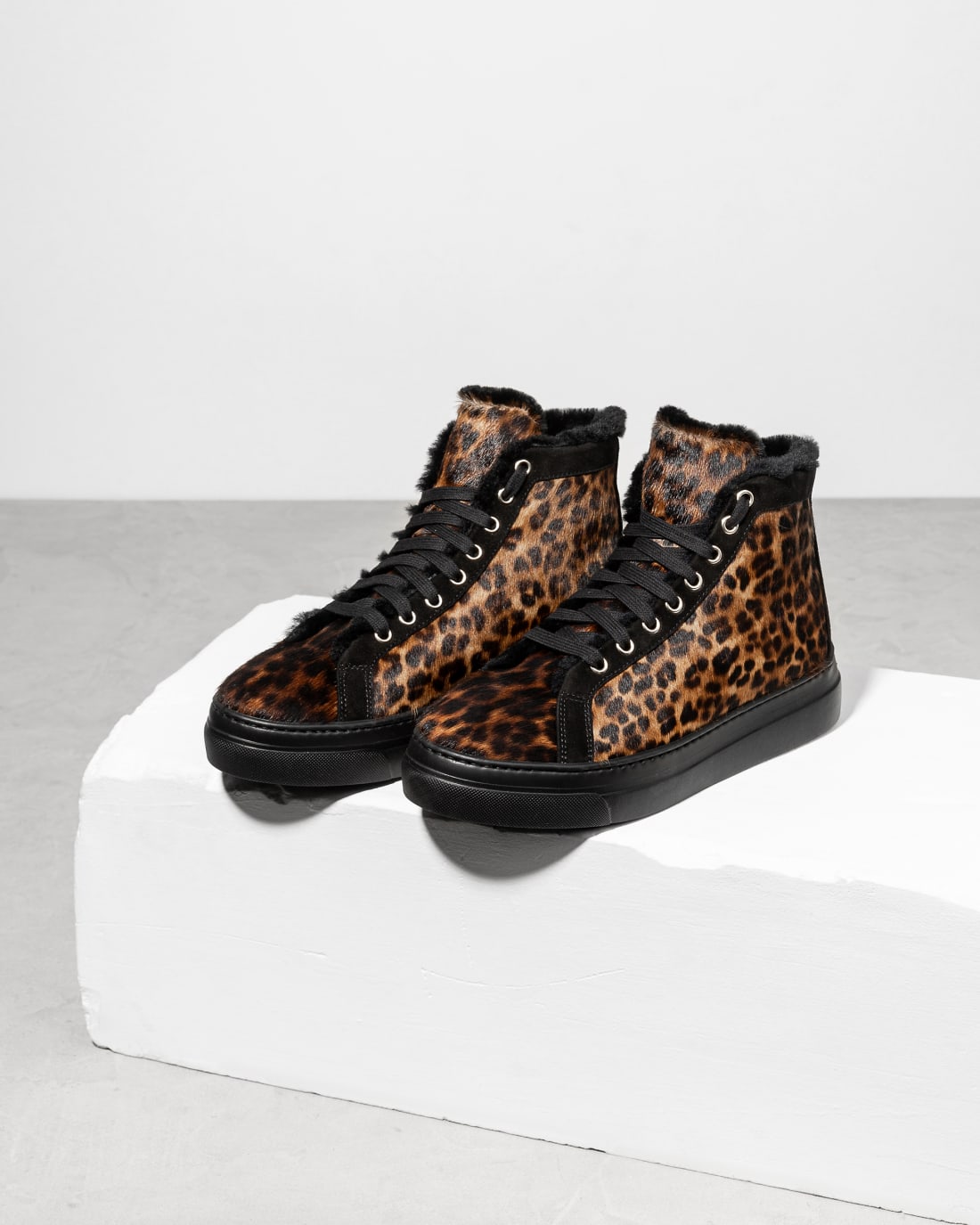 Кеды из натурального меха с леопардовым принтом - Image 2 of 7