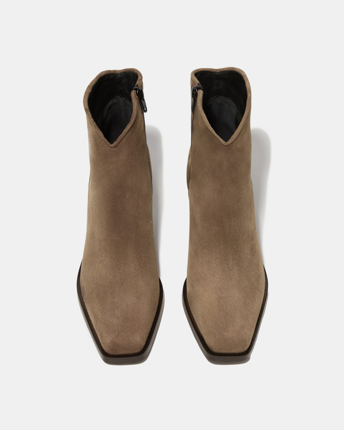 Бежевые замшевые ботильоны