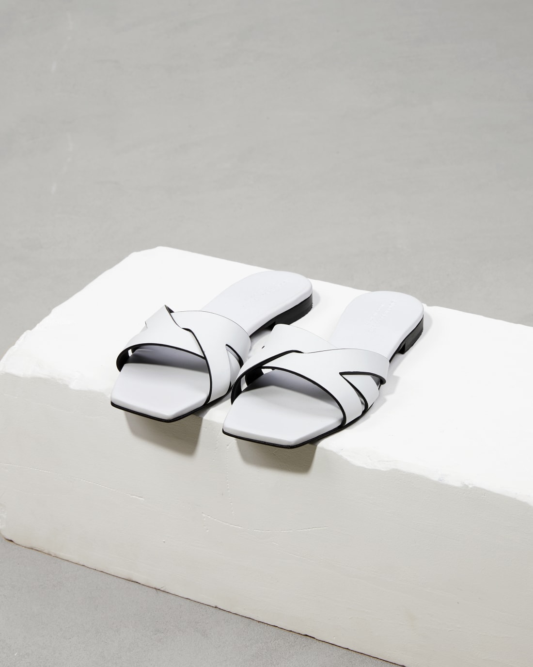 Белые кожаные пантолеты - Image 3 of 6