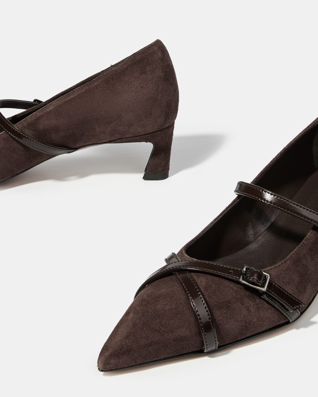 Коричневые туфли из натуральной замши