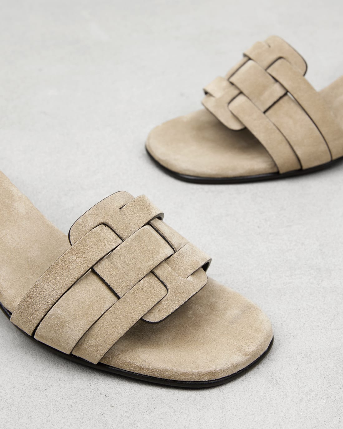 Серо-бежевые замшевые босоножки - Image 4 of 6
