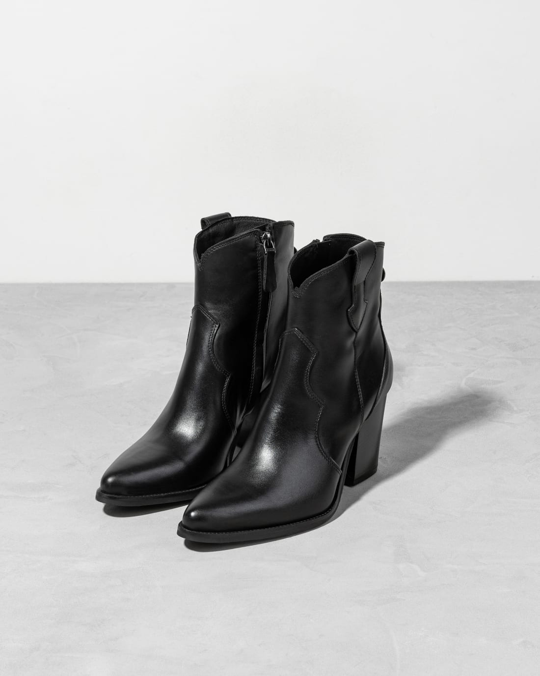 Кожаные казаки на высоком каблуке - Image 2 of 4