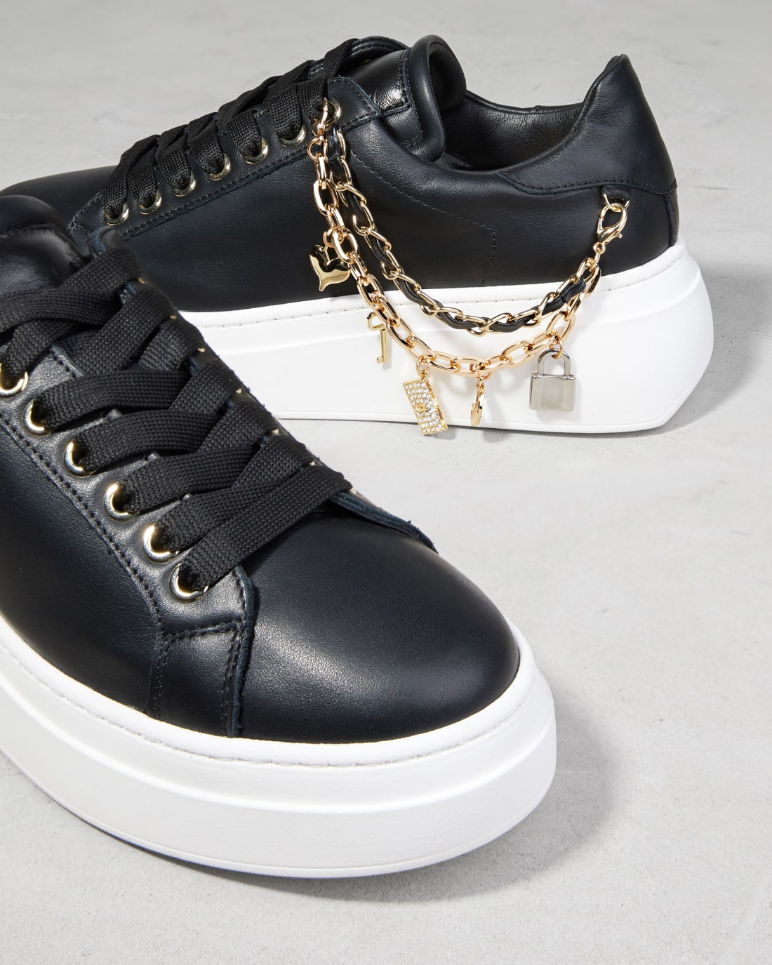 Черно-белые кожаные кроссовки - Image 4 of 7