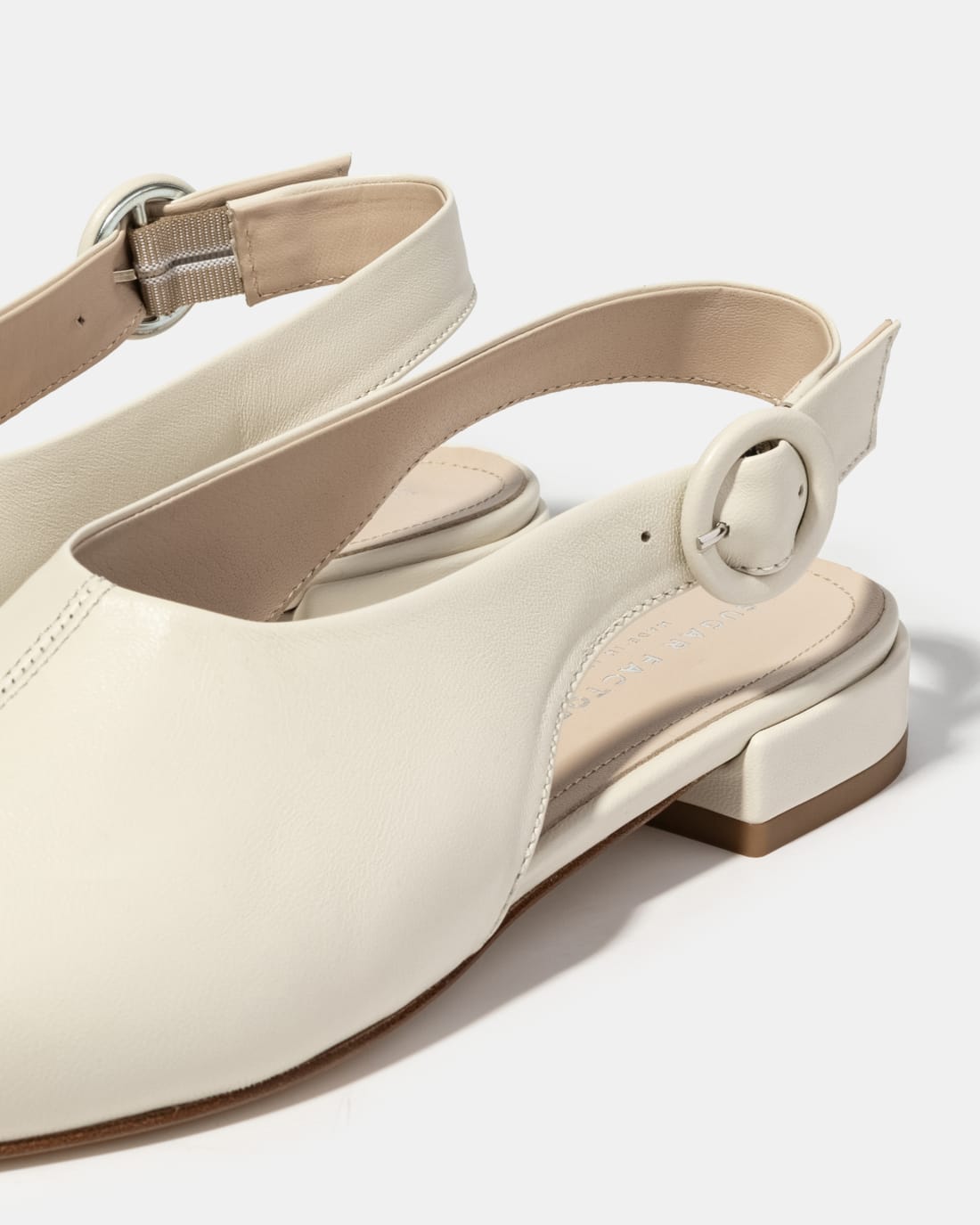 Молочные туфли на низком каблуке - Image 4 of 5