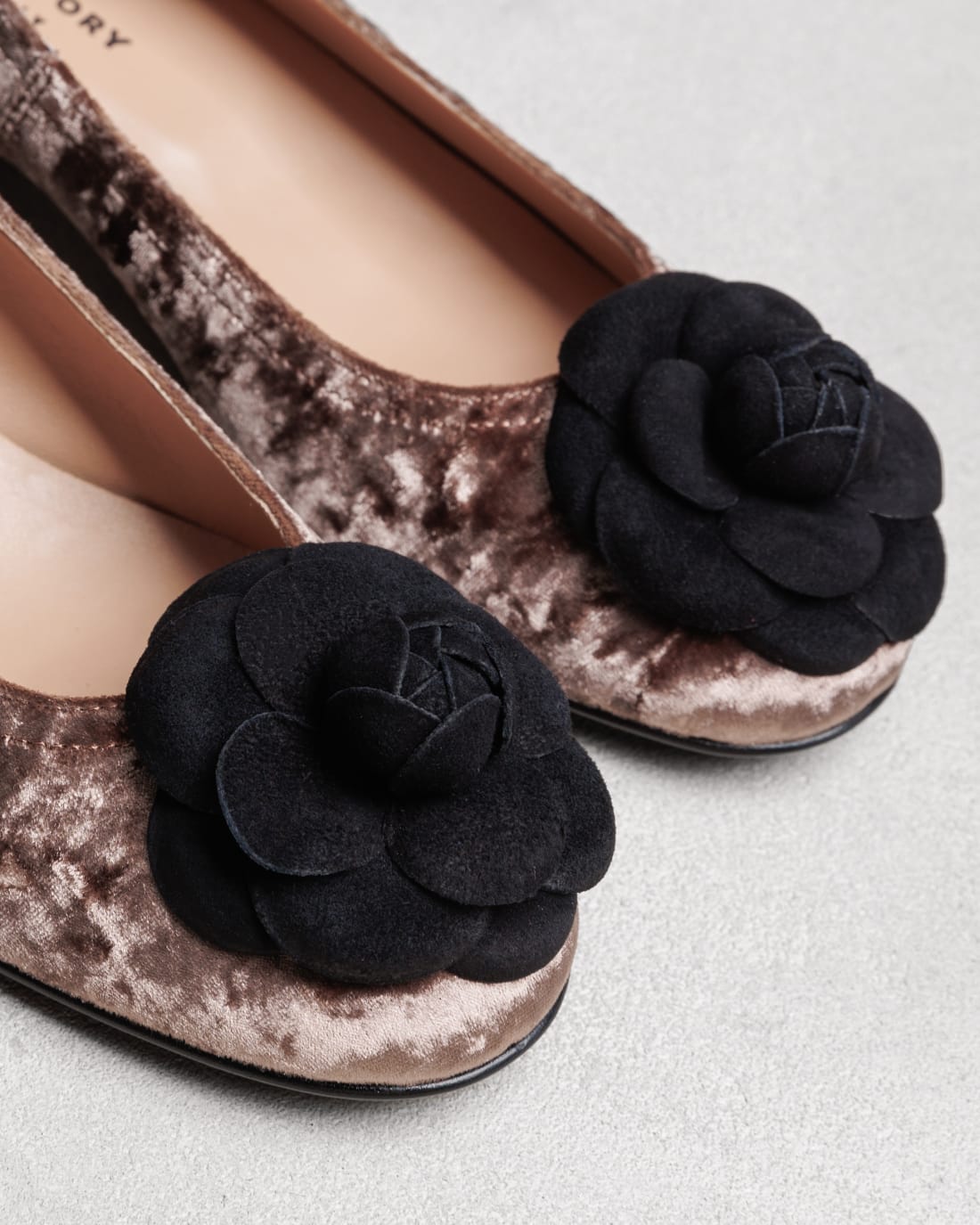 Бежевые балетки с цветочным декором - Image 4 of 7