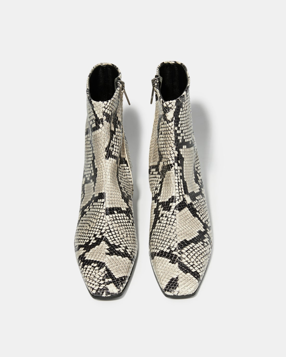 Ботинки из натуральной кожи со змеиным принтом