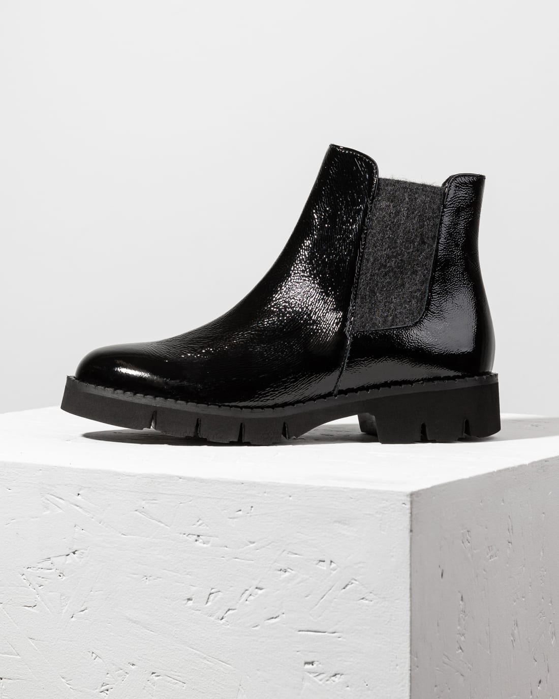 Чёрные лаковые ботинки челси - Image 1 of 4