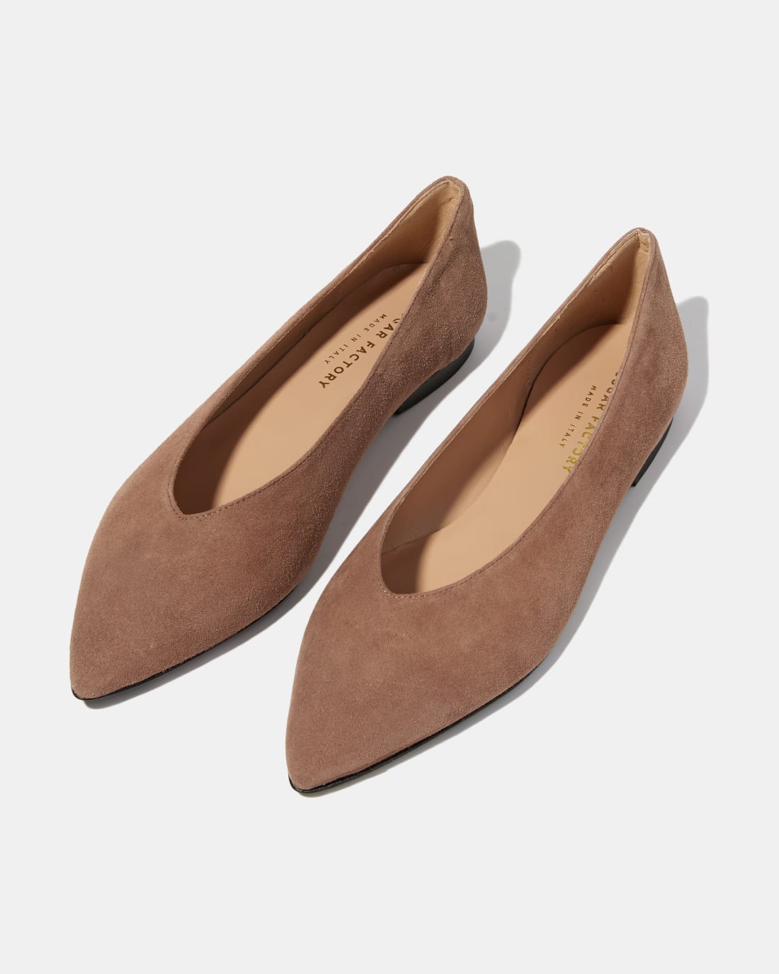 Бежевые замшевые туфли