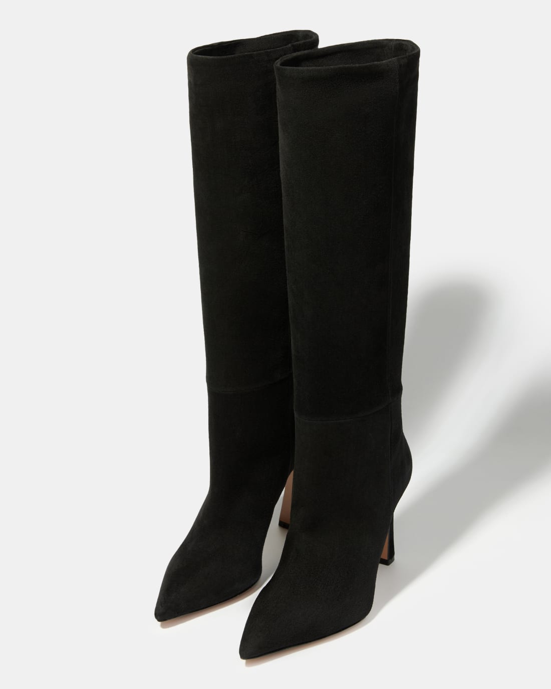 Черные высокие сапоги из натуральной замши