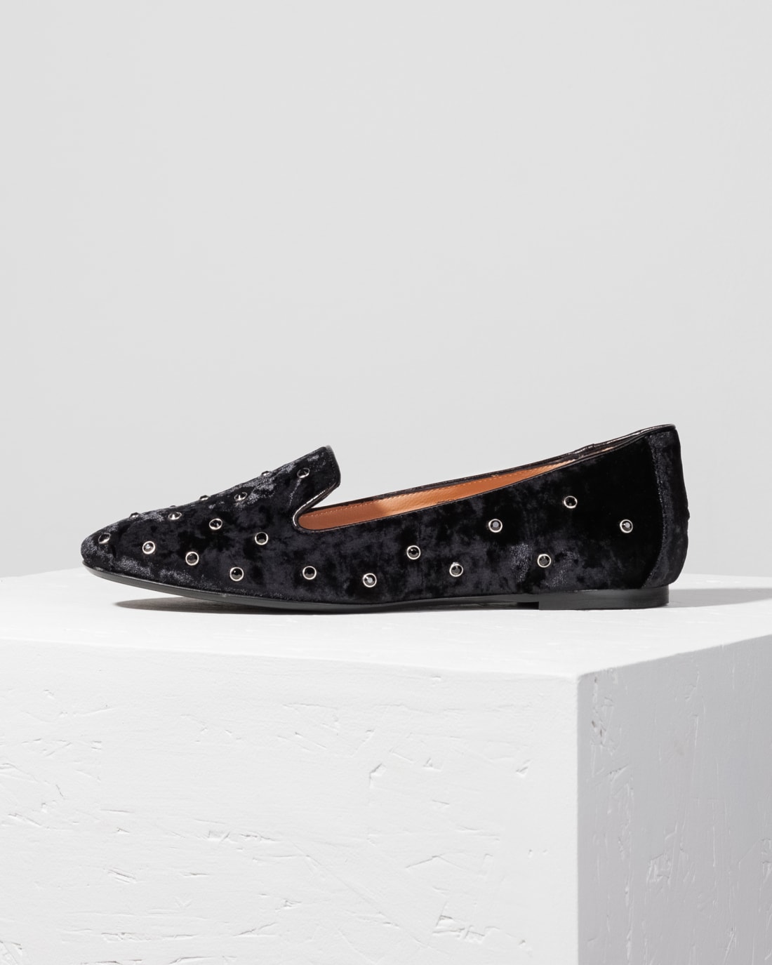 Чёрные мокасины из бархата