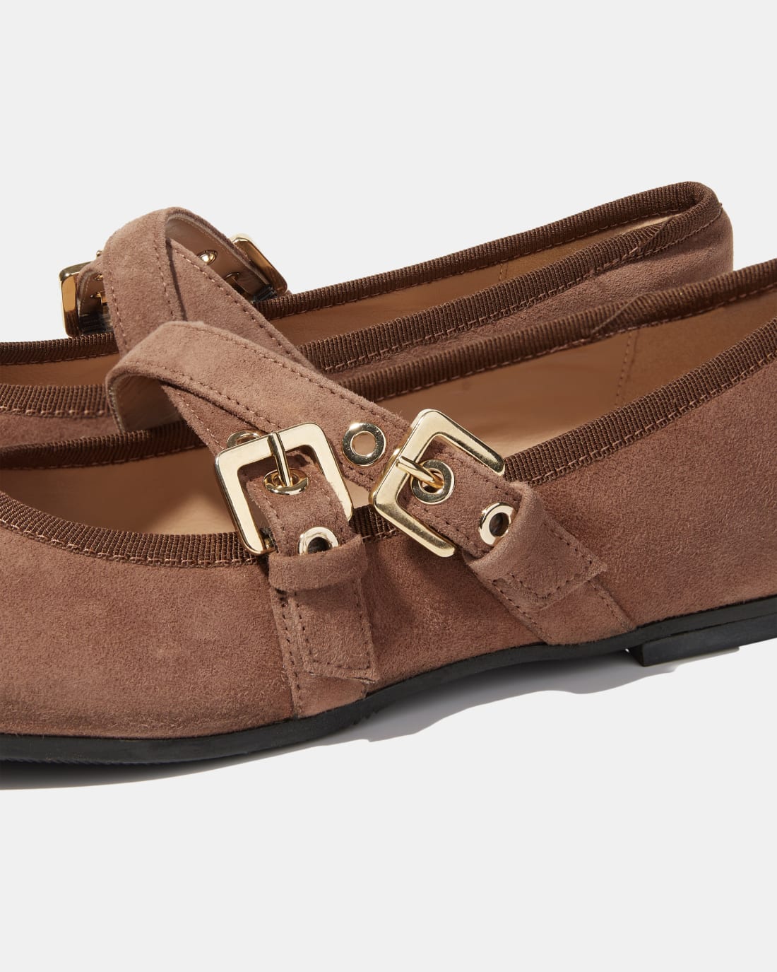 Бежевые замшевые туфли с двойным ремешком