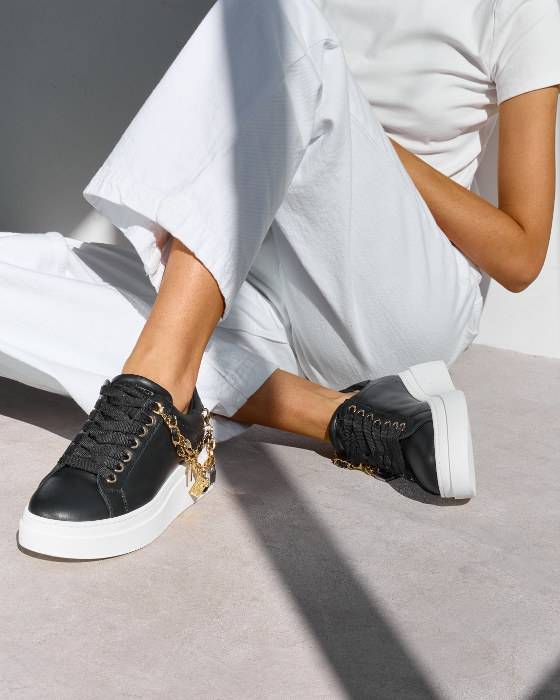 Черно-белые кожаные кроссовки - Image 5 of 7