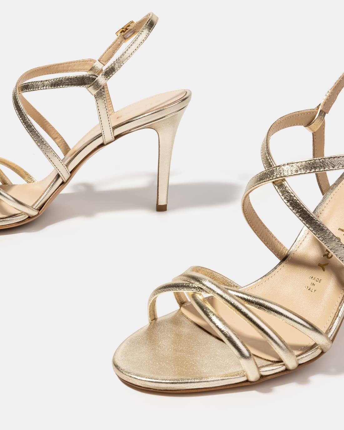 Платиновые кожаные босоножки с ремешками - Image 4 of 5