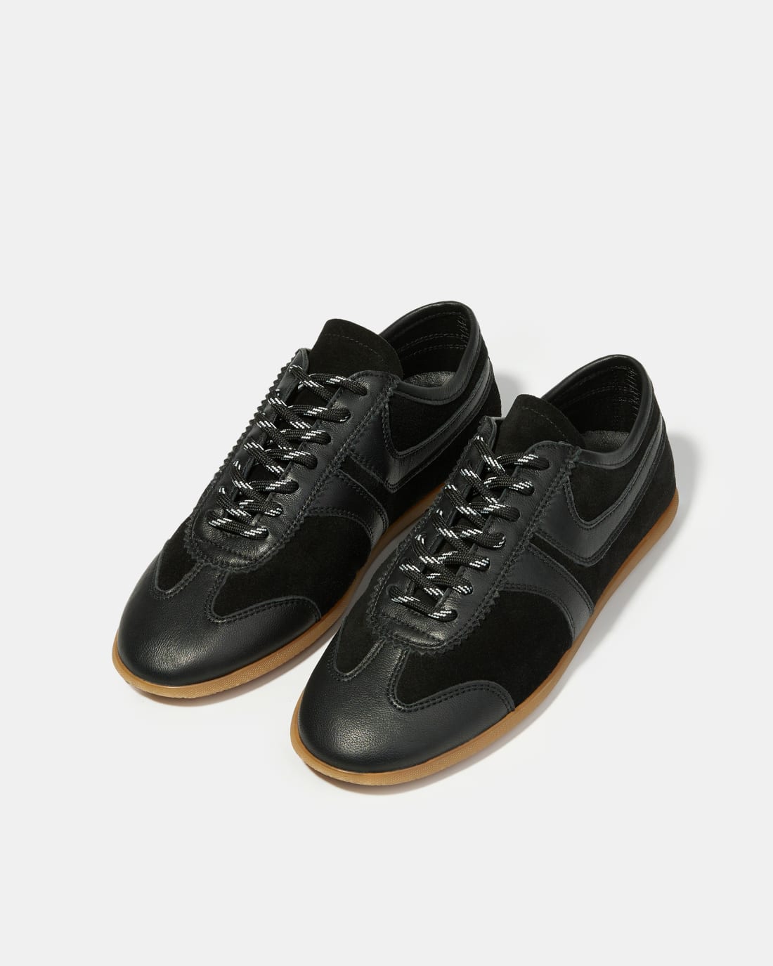 Черные кеды из натуральной кожи и замши